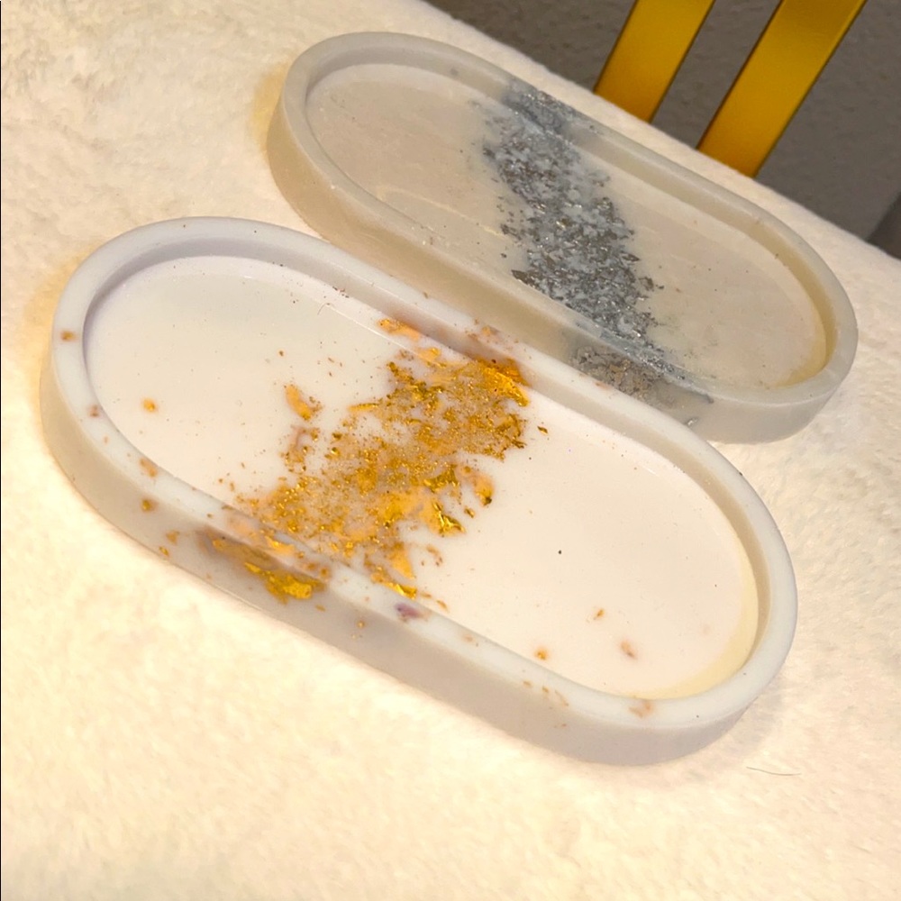 Dish soap tray